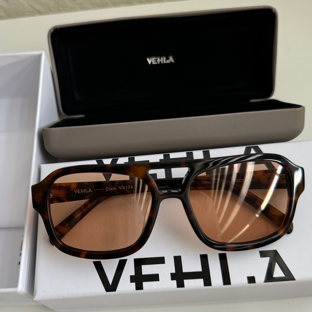 VEHLA Tortoise Sunglasses